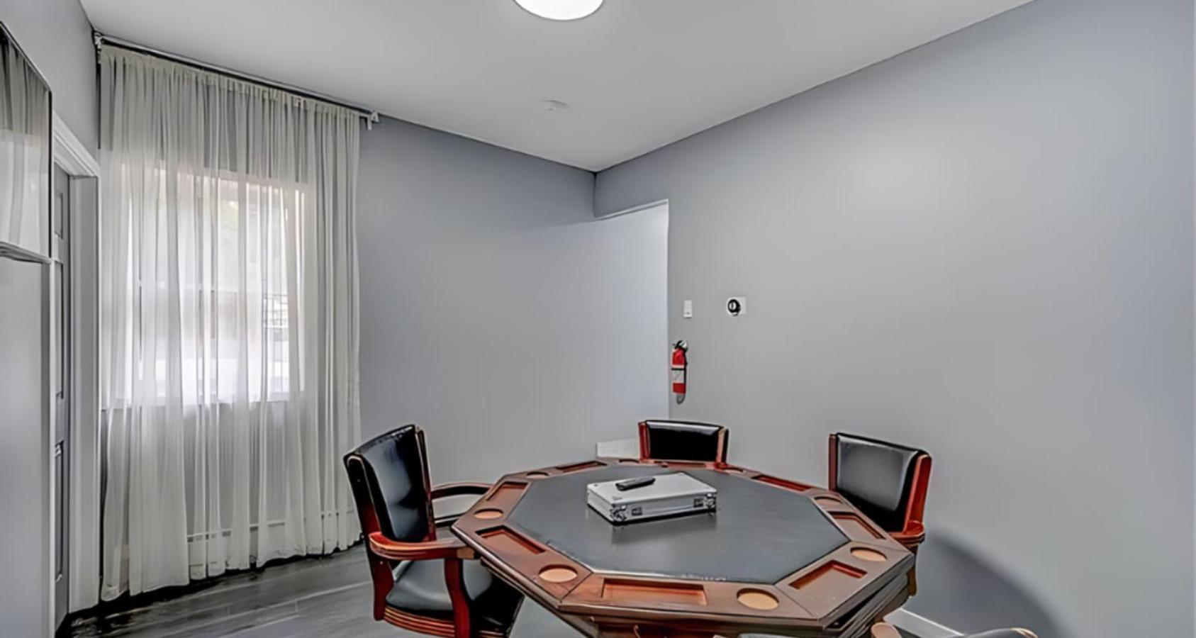 Peaceful Pocono Home With Hot Tub, Gym, & Office Long Pond Dış mekan fotoğraf