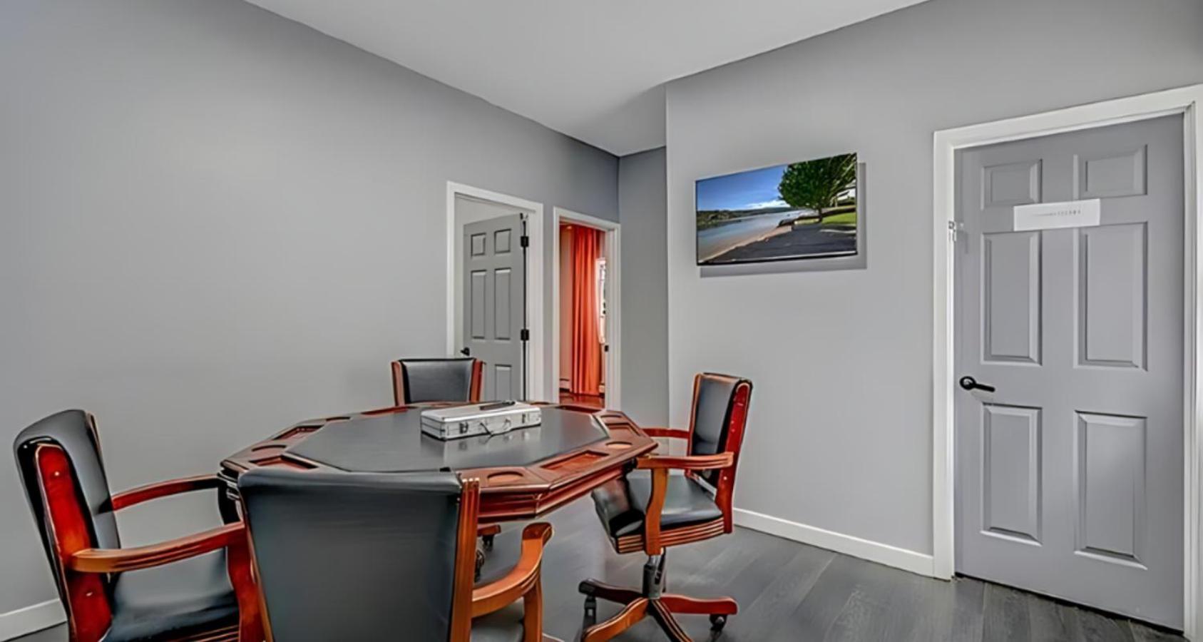 Peaceful Pocono Home With Hot Tub, Gym, & Office Long Pond Dış mekan fotoğraf
